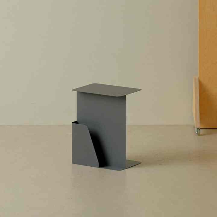 PAVE スチール マガジン サイドテーブル