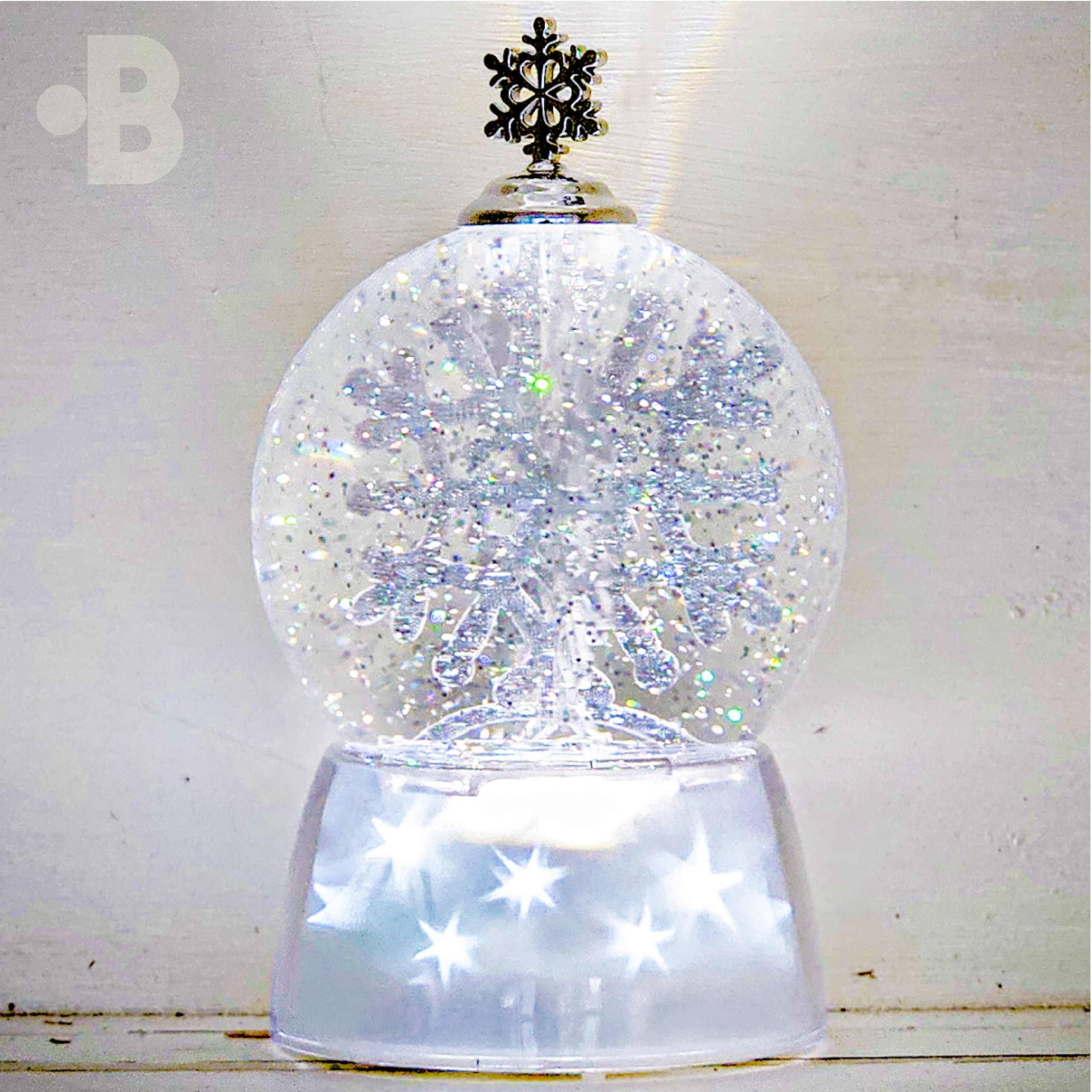 본디자인랩 아름다운 크리스마스 오르골 워터볼 눈꽃 수정 실버 스타 자동회전 LED 스노우볼 무드등