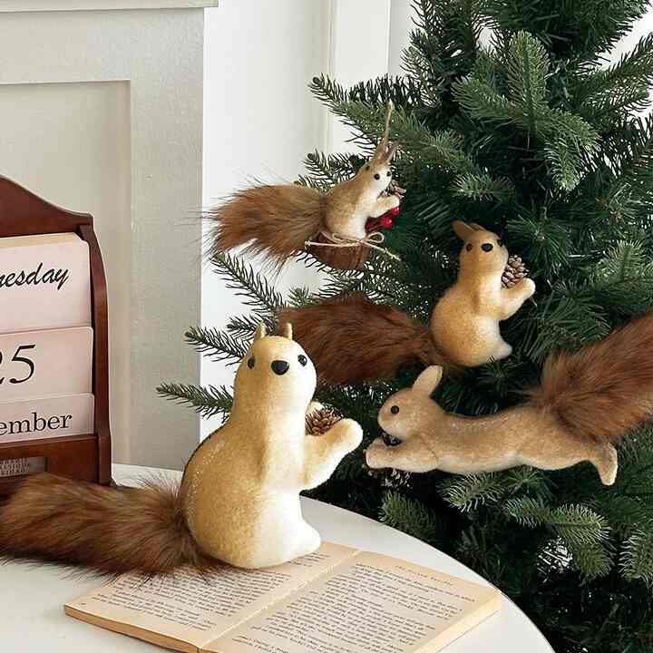 HOLLY リス オーナメント