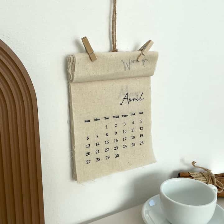 2025 ファブリック壁掛けカレンダー