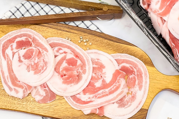 정육·계란 > 국내산 꽃삼겹 꽃대패 돼지고기 삼겹살 냉삼 400g | 오늘의집 쇼핑 국내산 꽃삼겹 꽃대패 돼지고기 삼겹살 냉삼 400g
