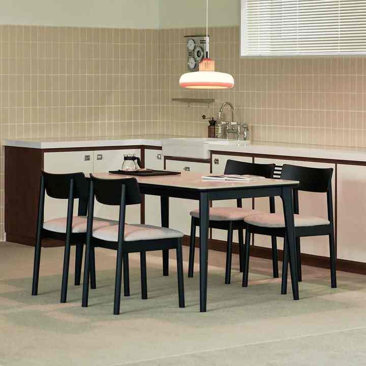 ANDREA ブラック セラミック ダイニングテーブル 140cm