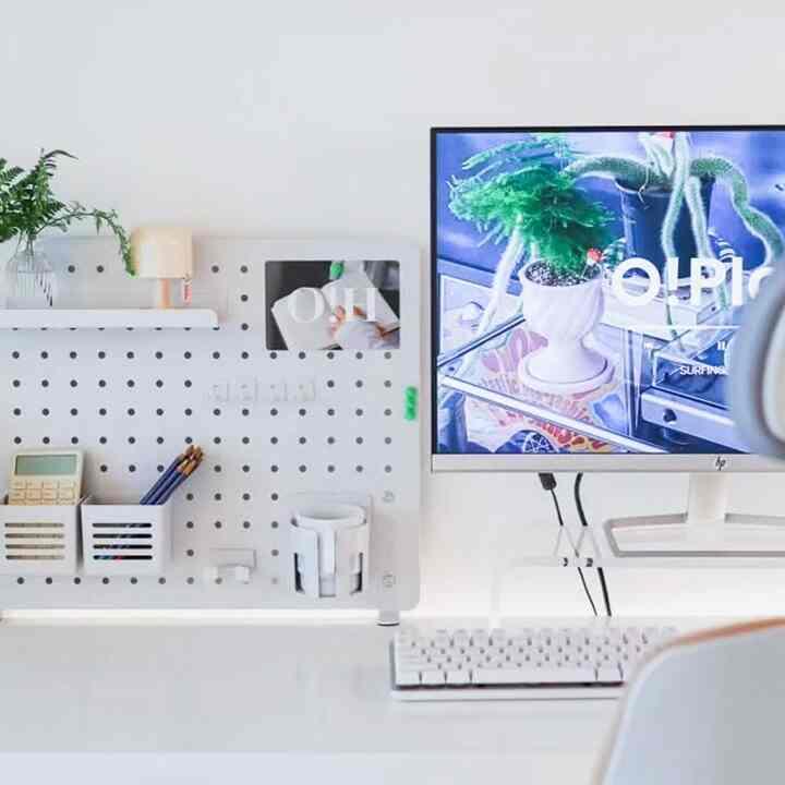 PEG520 有孔ボード［3色］