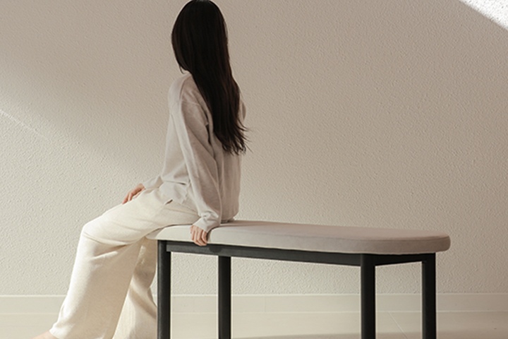 스툴·벤치 > 유니 다크 애쉬 원목 카페 인테리어 벤치 3인용 1400 | 오늘의집 쇼핑 유니 다크 애쉬 원목 카페 인테리어 벤치 3인용 1400