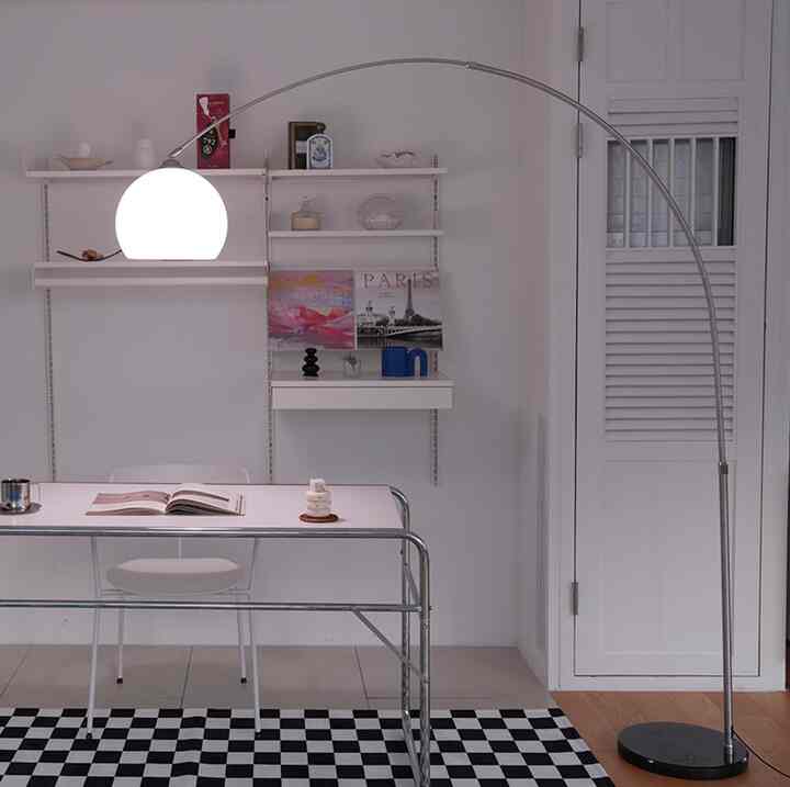 SCHWYZ フロアランプ