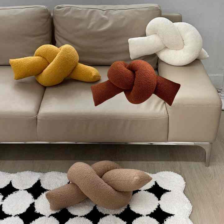 Knot Pillow (5 colors)