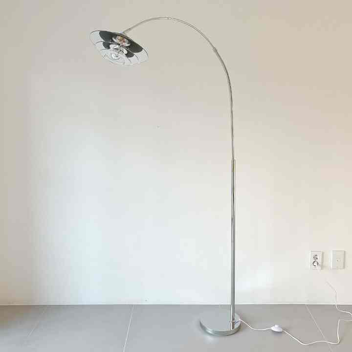 LAYER 4 フロアランプ