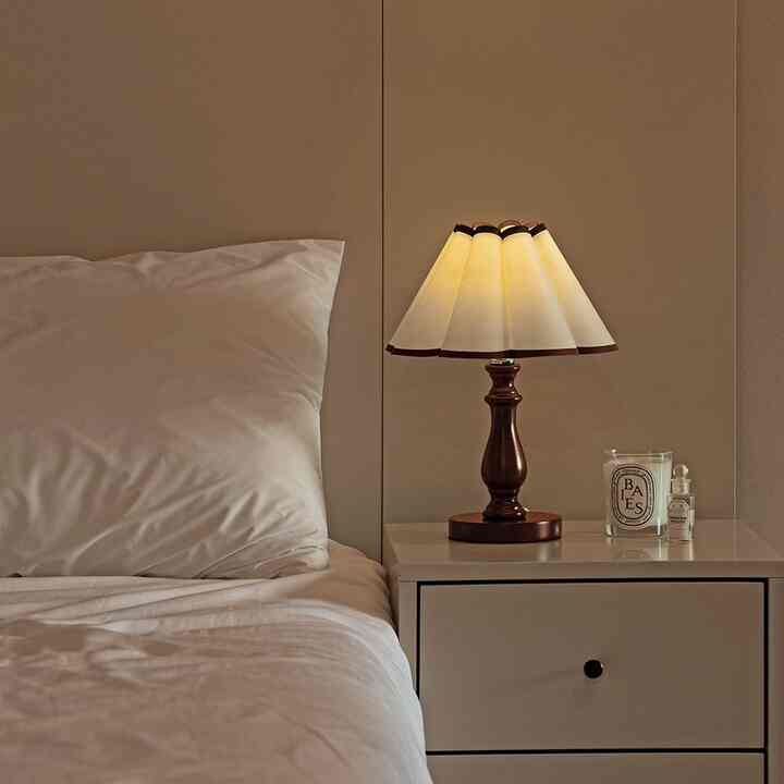 WINNUT テーブルランプ ATQF2