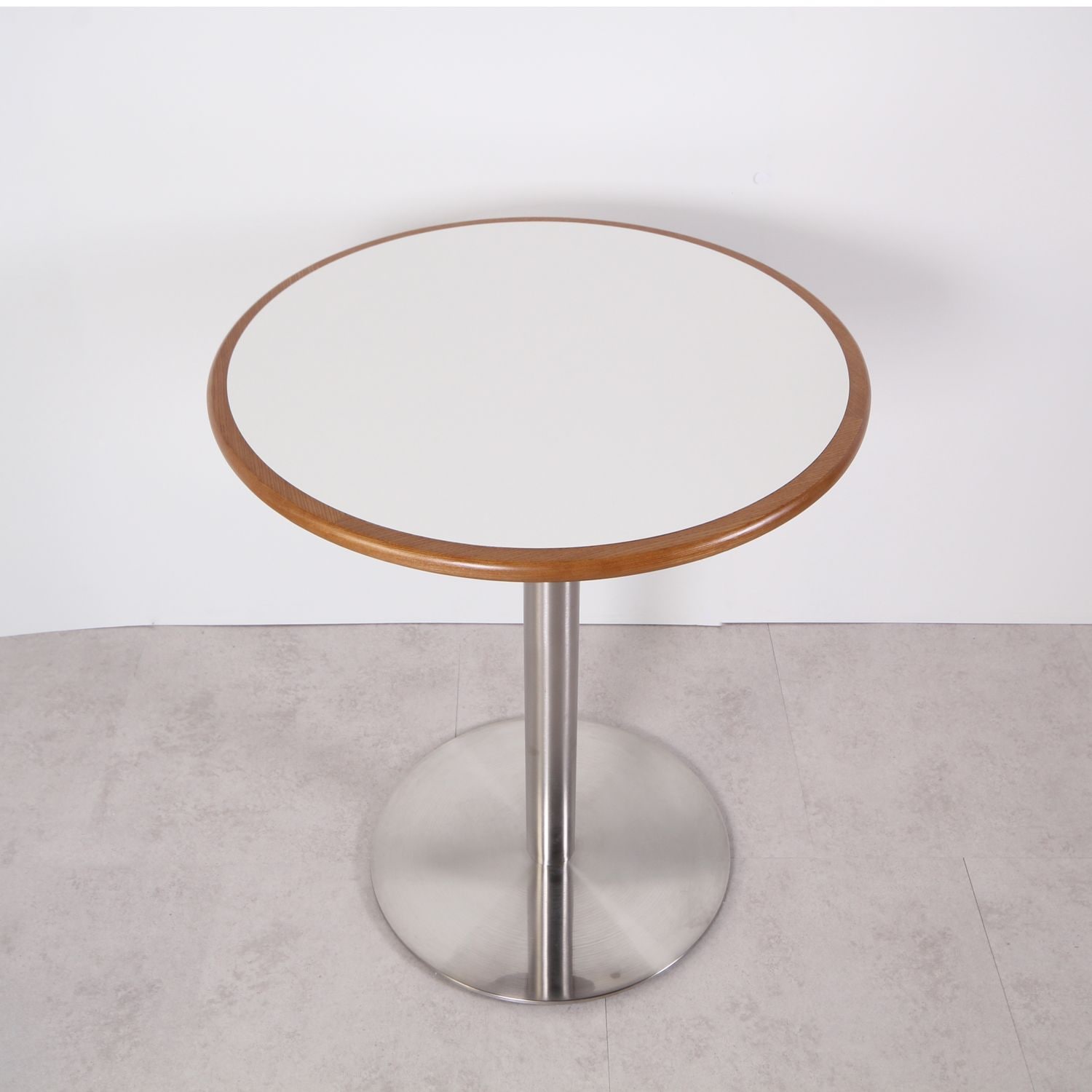 퍼니앳(oem) 블레스 원형 600 라운드 테이블 카페 인테리어 업소용 사이드 인테리어 주문제작