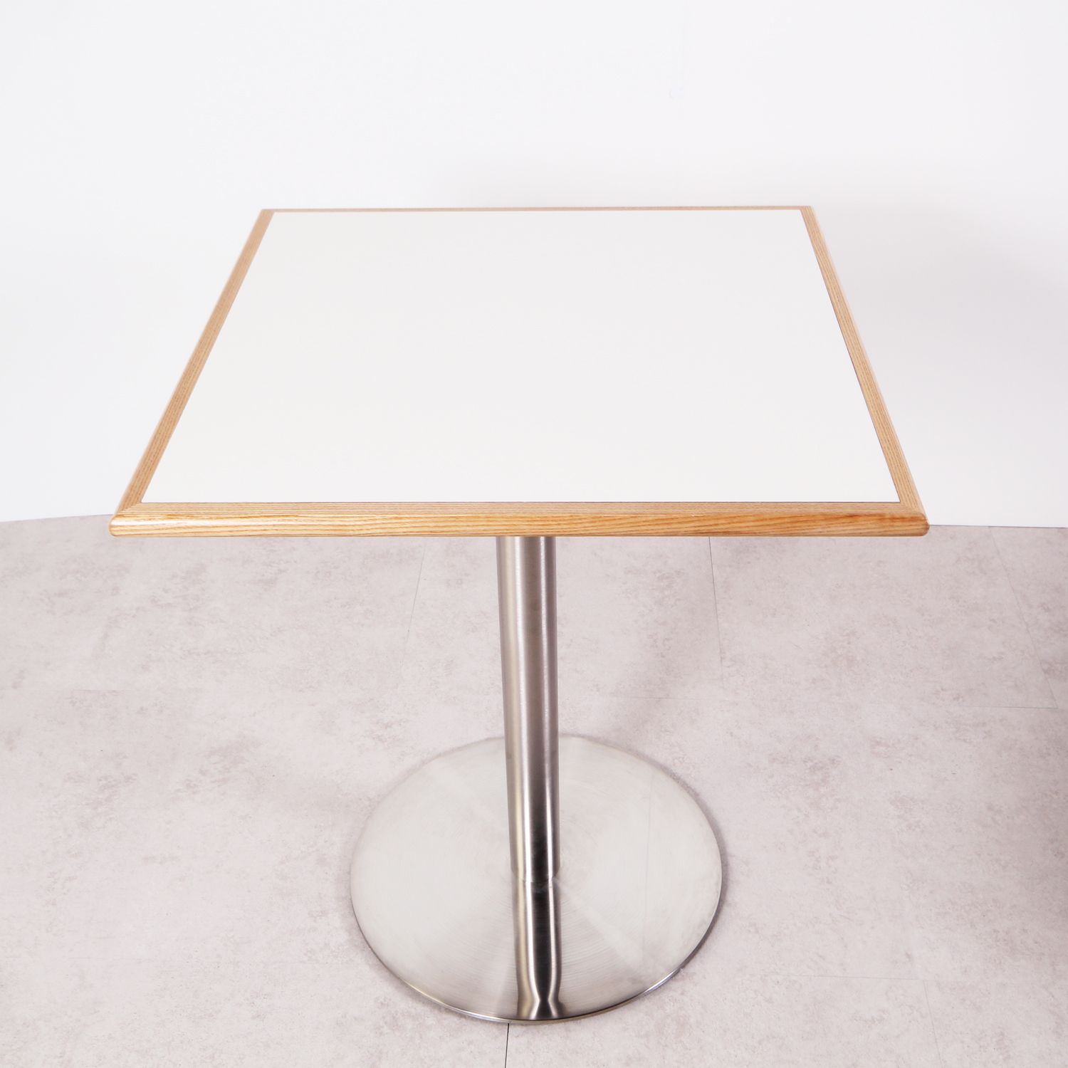 퍼니앳(oem) 블레스 사각 600 화이트 테이블 카페 인테리어 업소용 사이드