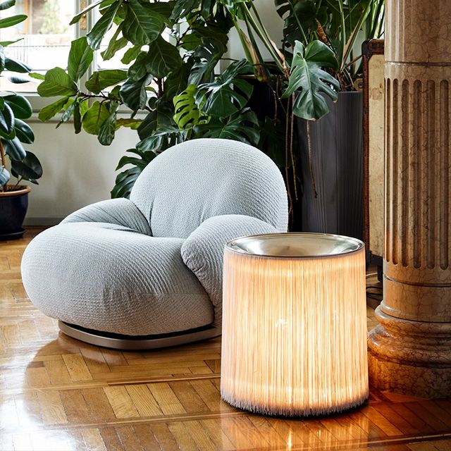 GUBI Model 597 Table Lamp 모델 597 테이블 램프