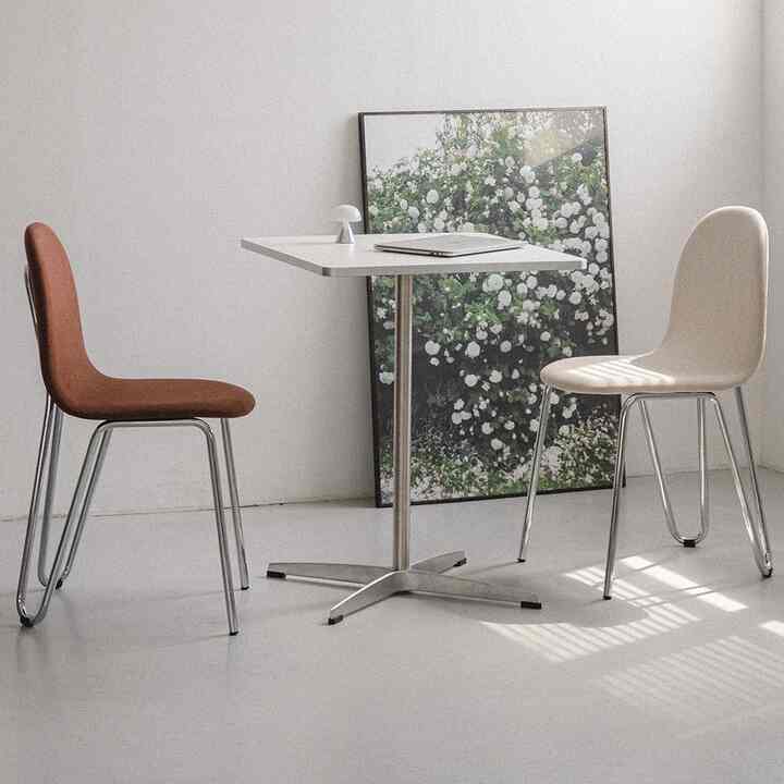 Breeze スクエアテーブル［2色］