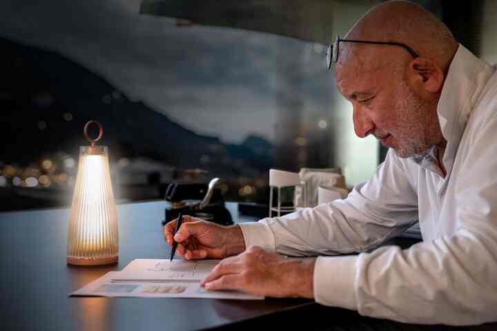 Louise ポータブル テーブルランプ［2色］