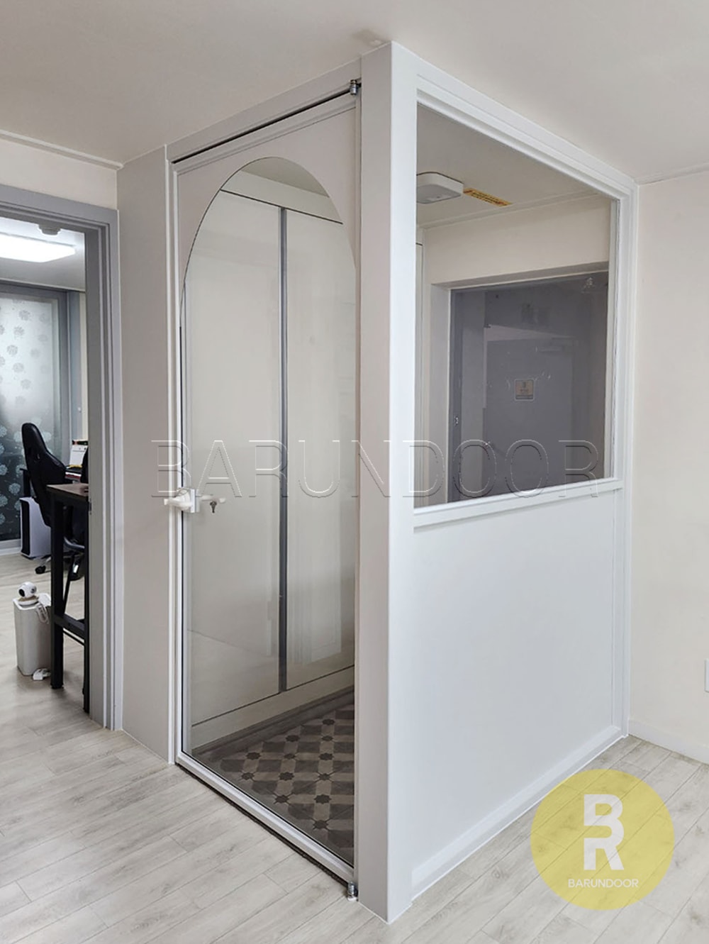 [신상품] 바른도어 ㄱ자중문 파티션 90도 초슬림싱글여닫이 아치형 화이트 투명강화유리