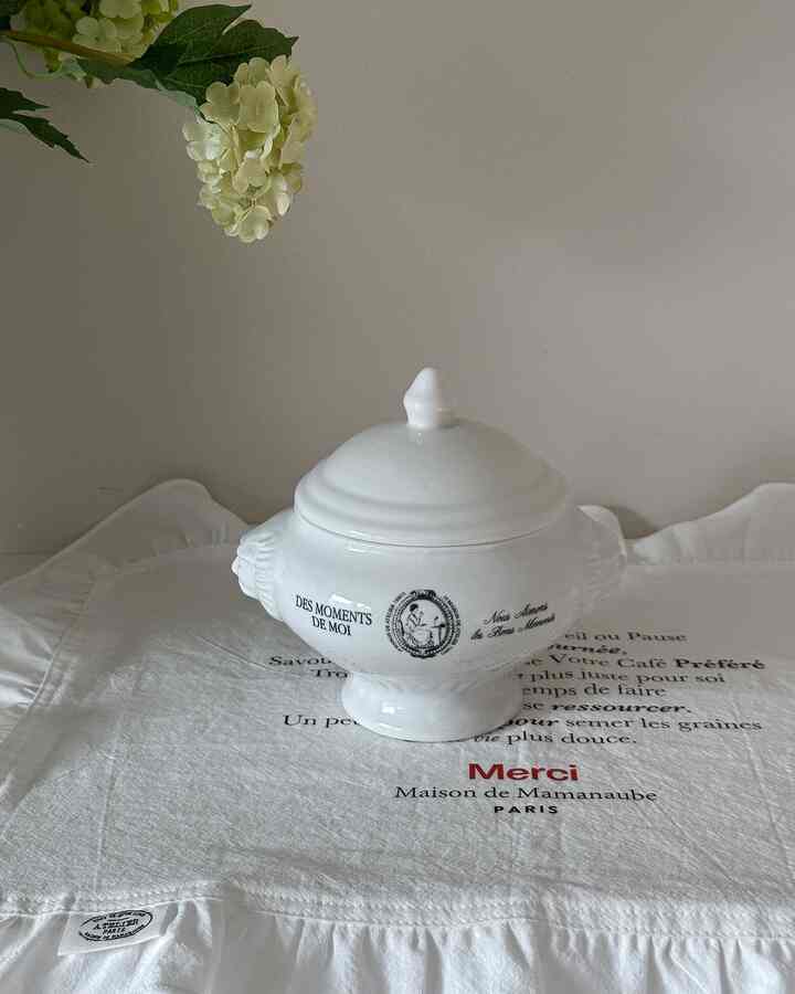 Paris Shell Cameo スープボウル&フタセット