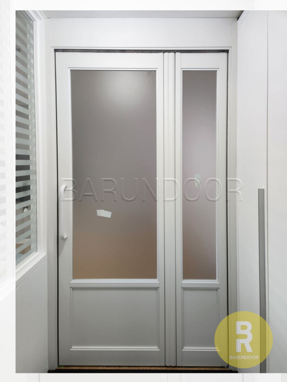 [신상품] 바른도어 폴딩스윙 고시형 유백화이트 샤틴투명강화유리