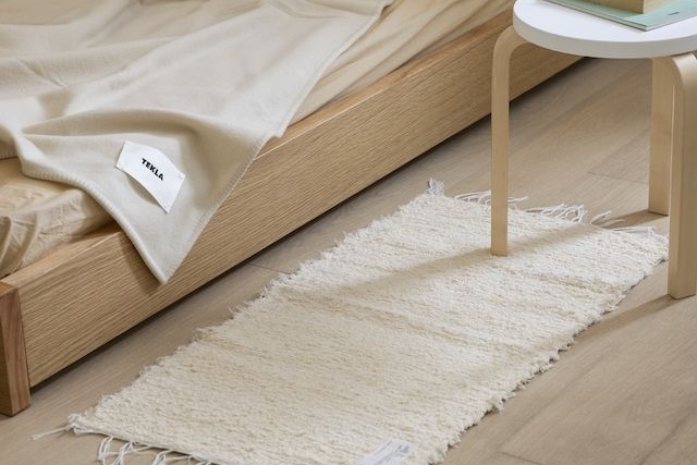 침실 화이트 러그