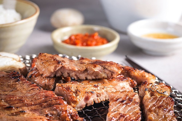 정육·계란 > 칠레 목살 특제소스 1.7kg 양념 돼지왕구이(무뼈) | 오늘의집 쇼핑 칠레 목살 특제소스 1.7kg 양념 돼지왕구이(무뼈)