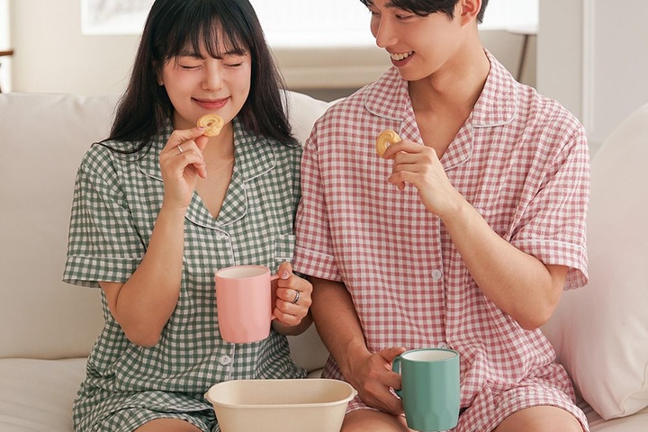 파자마·잠옷 > 반팔 잠옷 라메이드 시어서커 파자마 커플 홈웨어 10종 | 오늘의집 쇼핑 반팔 잠옷 라메이드 시어서커 파자마 커플 홈웨어 10종