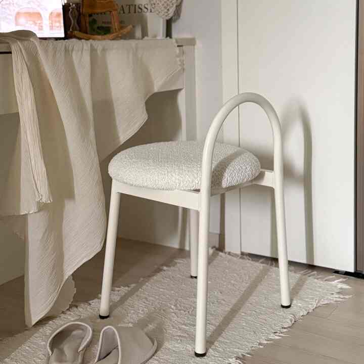 Ove ブークレー スツール［4色］