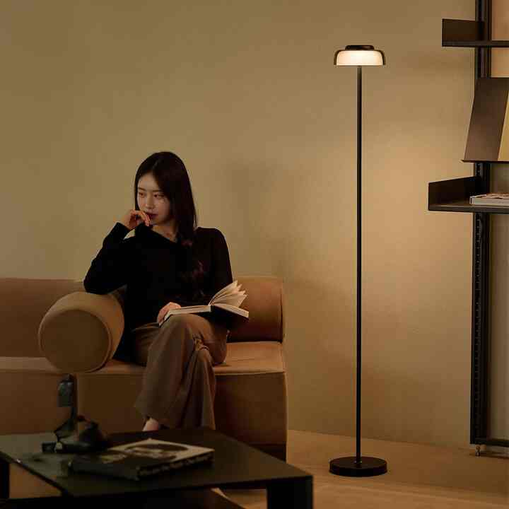 Brello フロアランプ［2色］