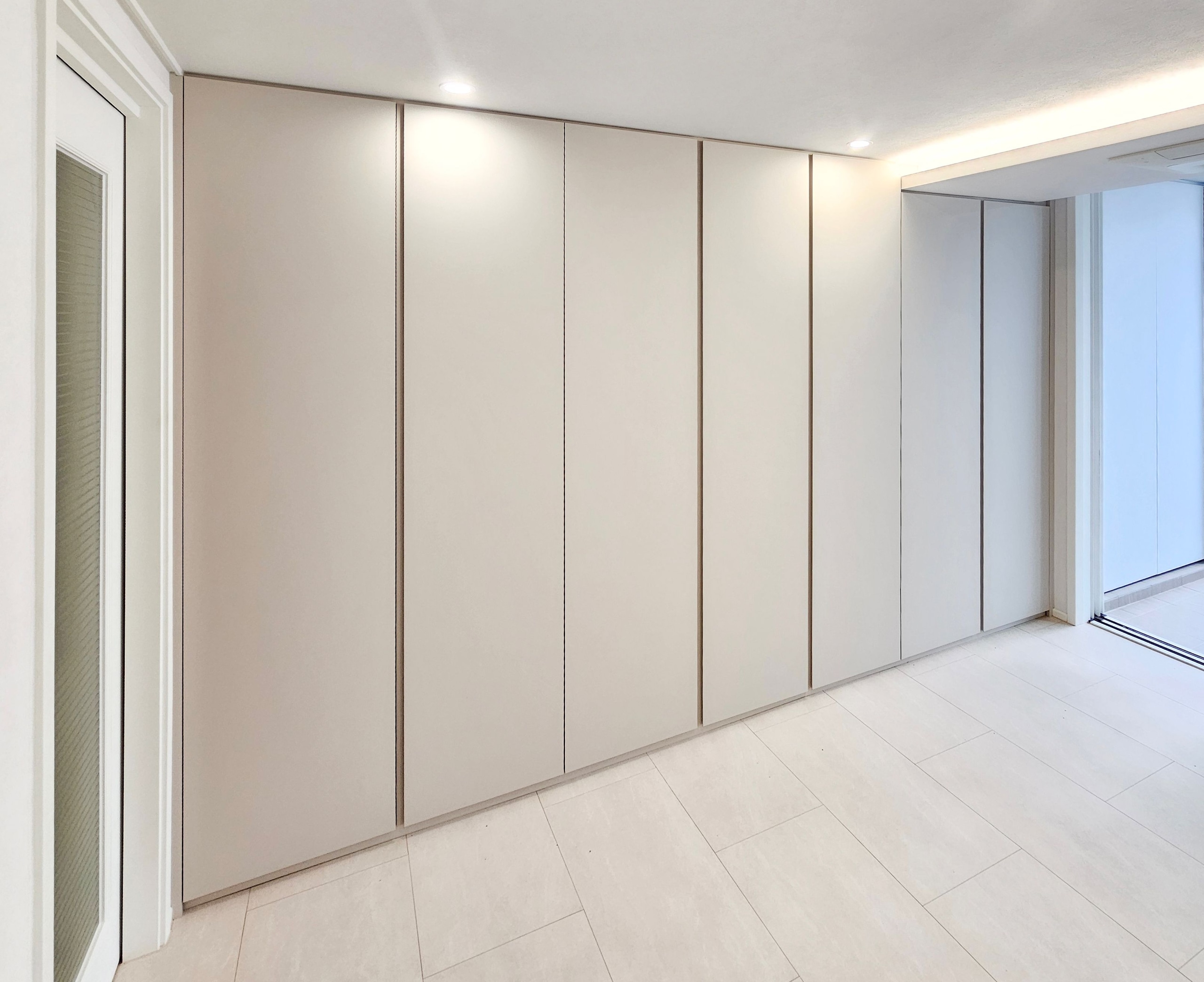 엔아이 구축아파트 시스템에어컨단내림 맞춤제작가구 무몰딩 안방 작은방 붙박이장