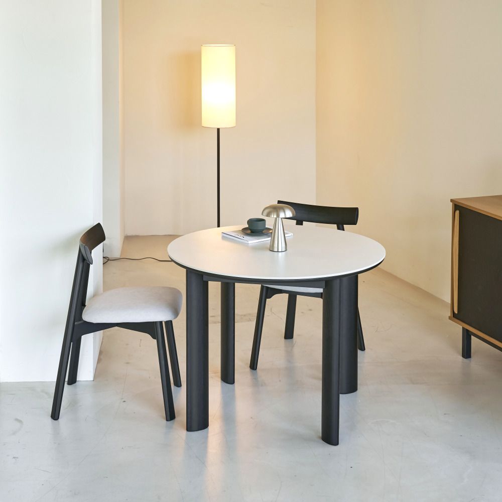 썸앤데코 [오늘의집 단독] 어스 블랙 애쉬 원목 세라믹식탁 1000/1200