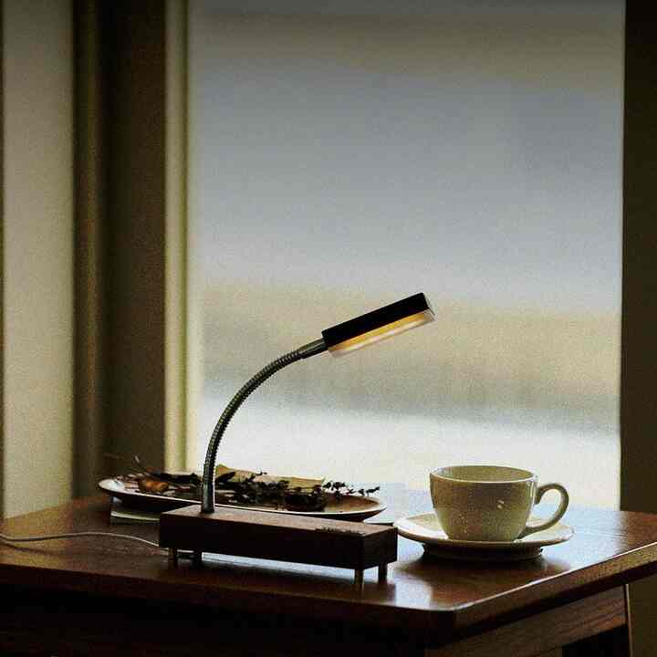 Classic Wood Stand テーブルランプ