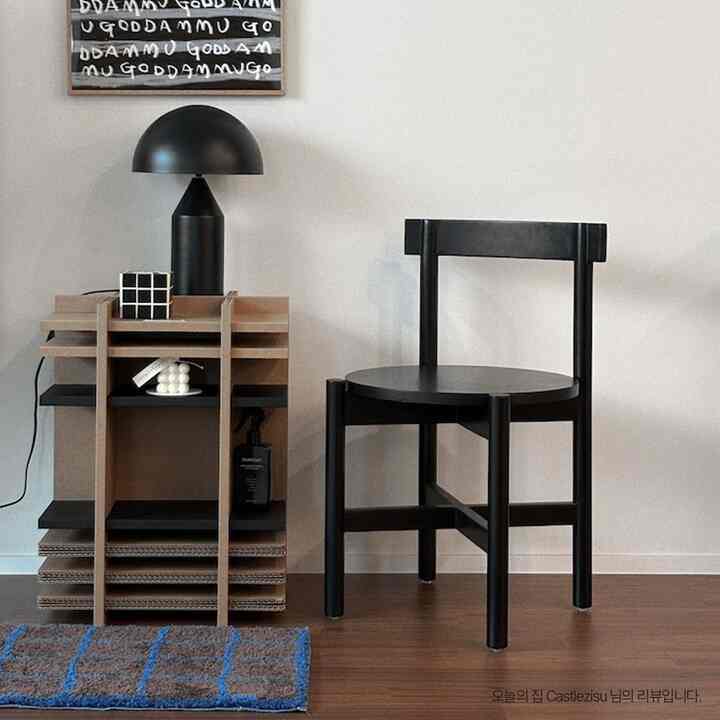 Vantaa 1725 チェア ブラック