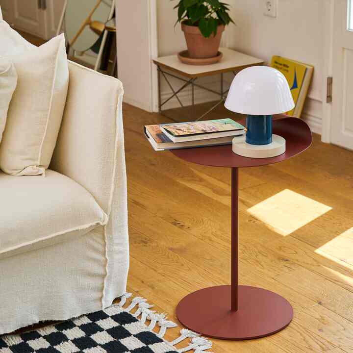 Hail サイドテーブル Red
