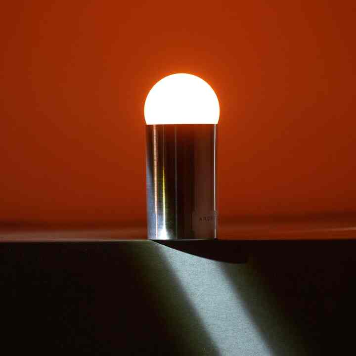 MUTA マグネット付きポータブルランプ