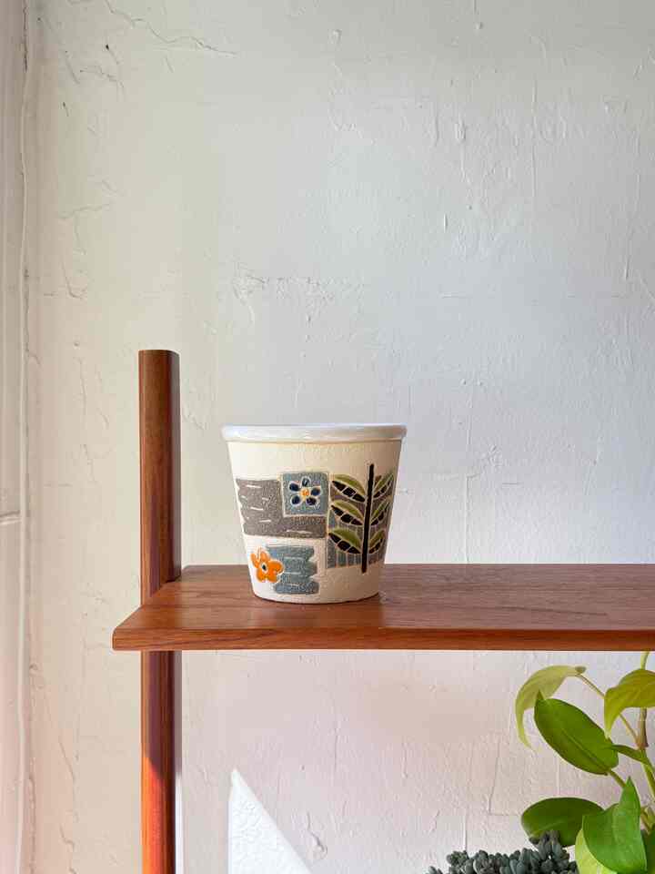 FLOWER vintage style pot