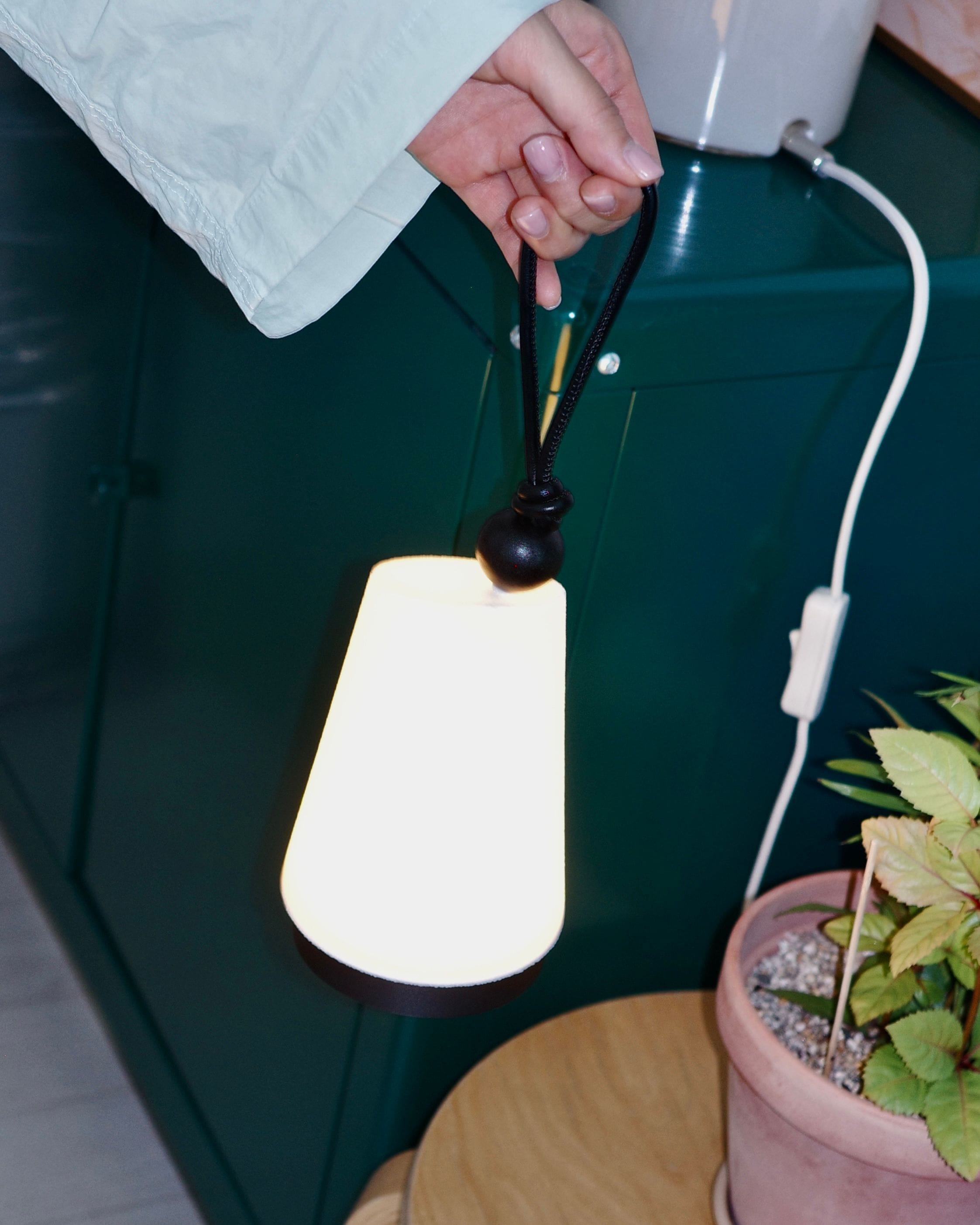 벌카[Virka] [오늘의집 단독] Portable hanging lamp Cylinder