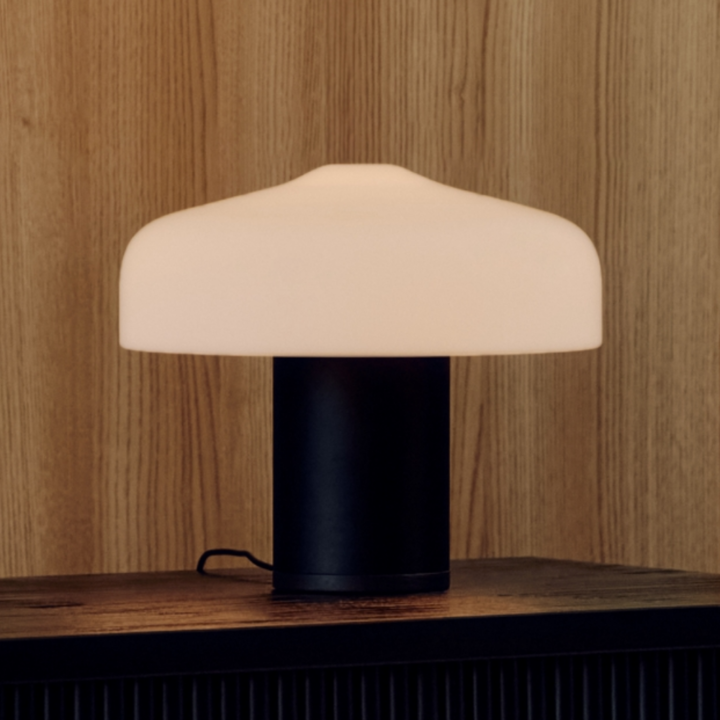 Mora テーブルランプ［2色］