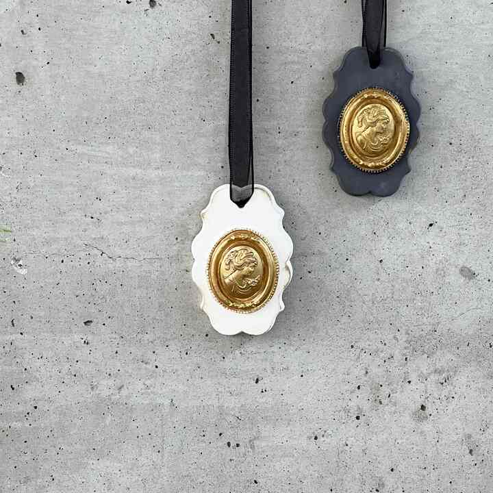 ヴィンテージ カメオ 石膏オブジェ＋ 可愛いラッピング付き