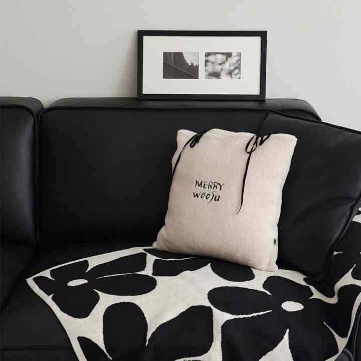 オーダーメイド イニシャル 刺繍 クッションカバー［2色］