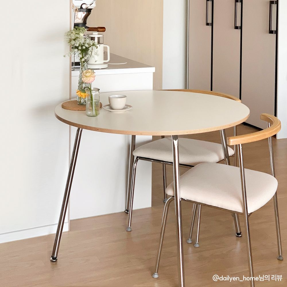 ダイニングテーブル｜暮らしに合う一台が見つかる、豊富なラインナップ