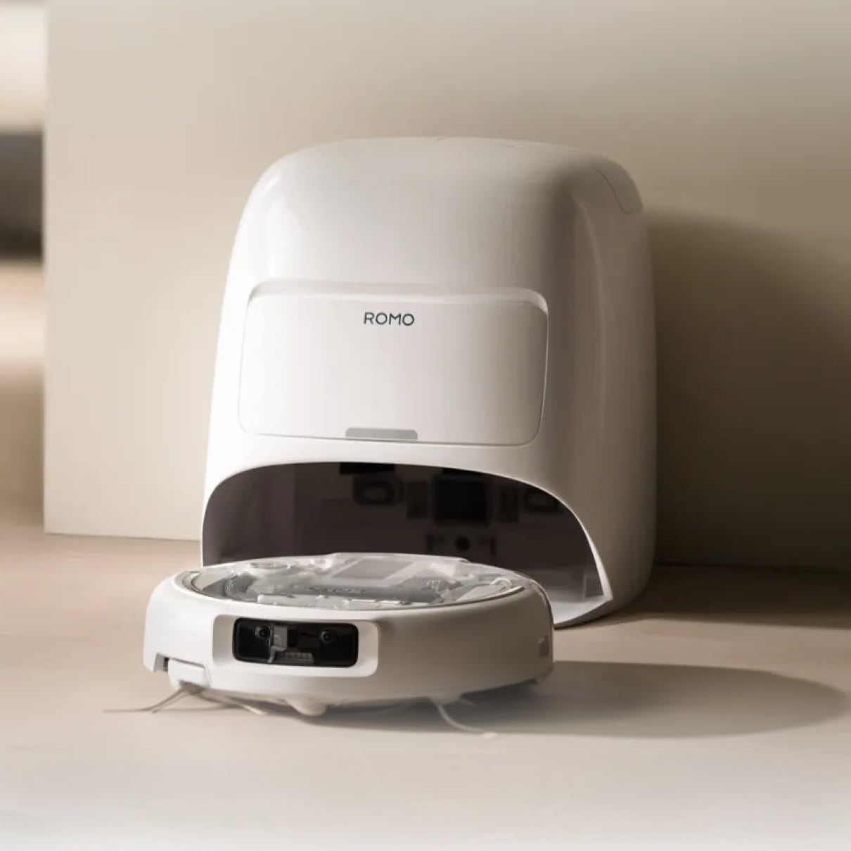 DJI ROMO 로모 A 로봇청소기 (물탱크 버전) + 액세서리 키트 (세정제 포함)