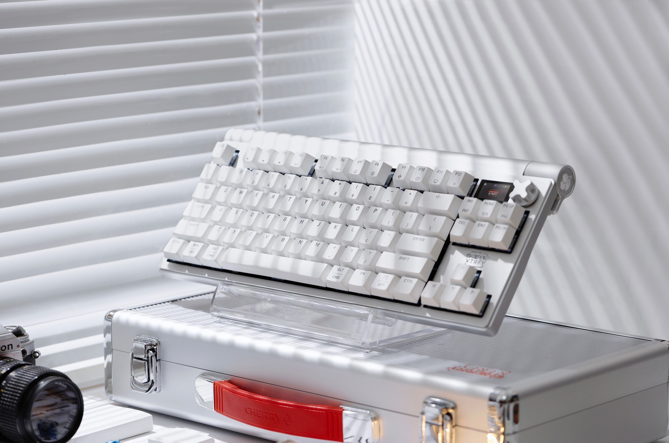 【国内希少】CHERRY MX 8.3 TKL 8K 白 MX2A赤軸 Amazon.com: CHERRY XTRFY MX 8.3 TKL Wireless, Tenkeyless