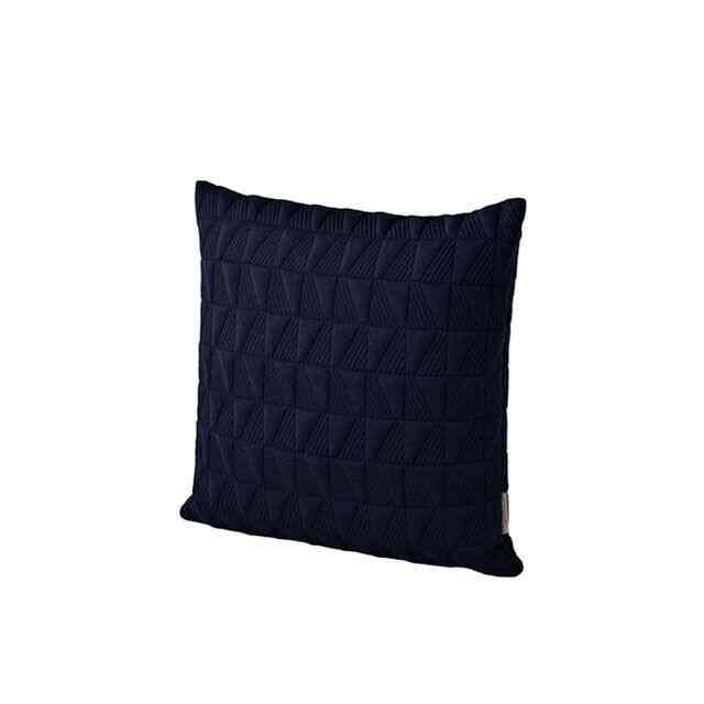 AJ CUSHION（アルネ・ヤコブセン クッション） / Trapez（トラペズ）ミッドナイトブルー / 50×50