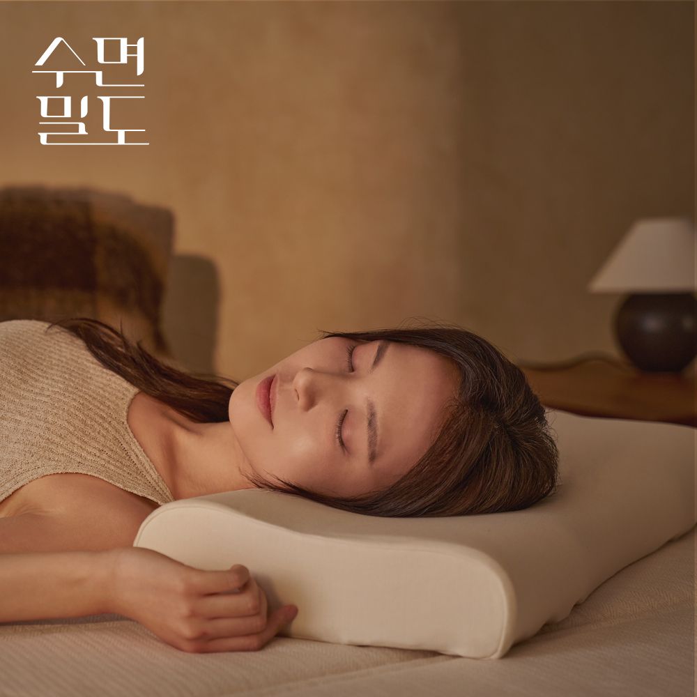 매트리스와 함께 설계된 메모리폼 경추 베개