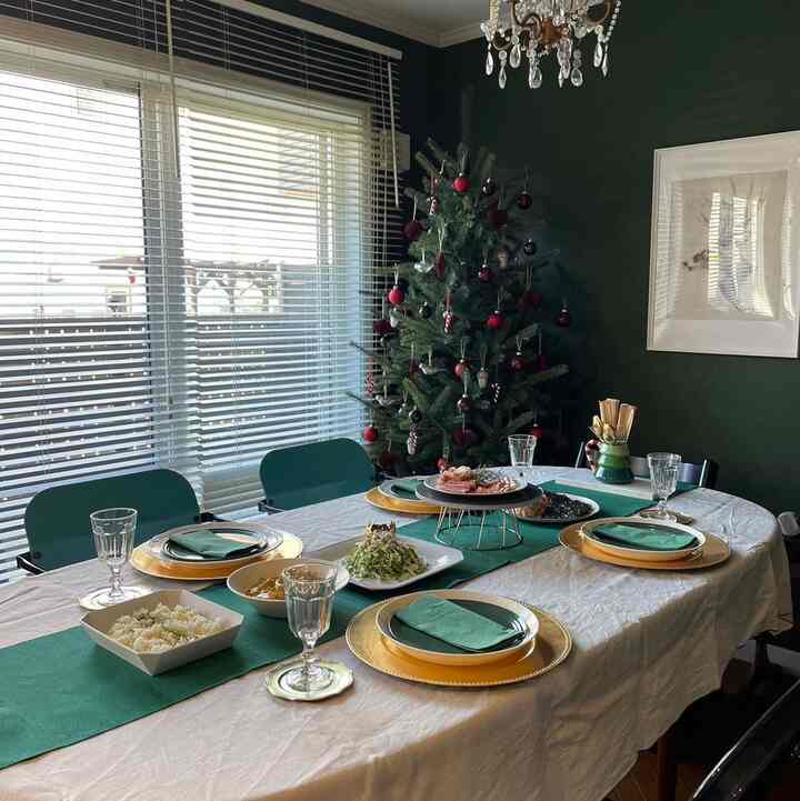 Tagged posts featuring SVARTSENAP Table Runner 3