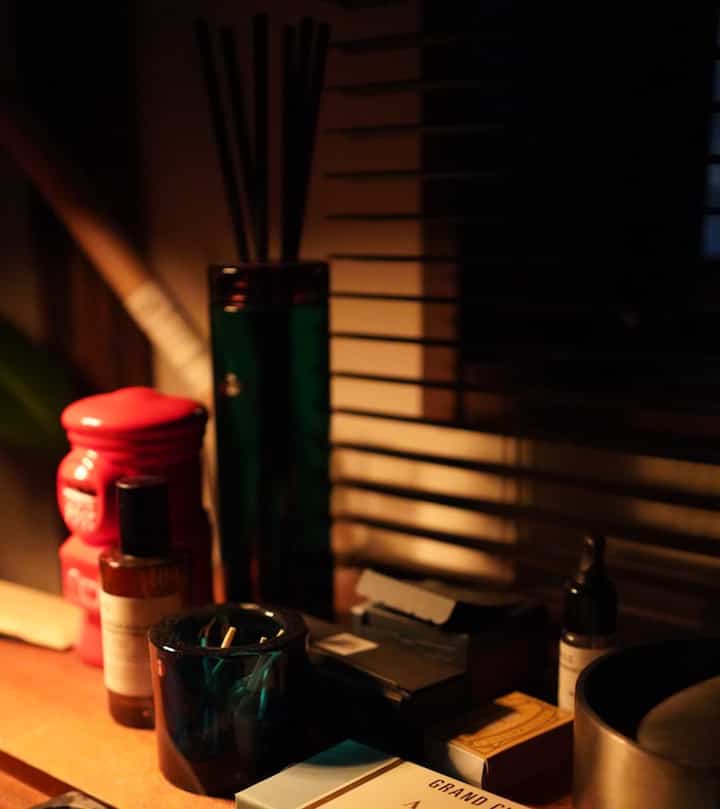 When I burn incense, I like to light it with a match because it's kind of cool🙌

#AstierdeVillatte #お香 #incense