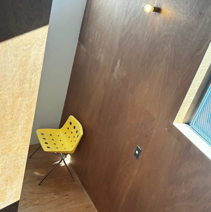 Ohouse プレゼント企画でgetしちゃったニュートロのチーズチェア。絵本から飛び出てきたような🧀💛
子供部屋にぴったり。ミニヨンのぬいぐるみをいつも座らせてる🤭
#ohouse #ニュートロ #チーズチェア #チェア #アメリカン #ラワン合板 #子供部屋