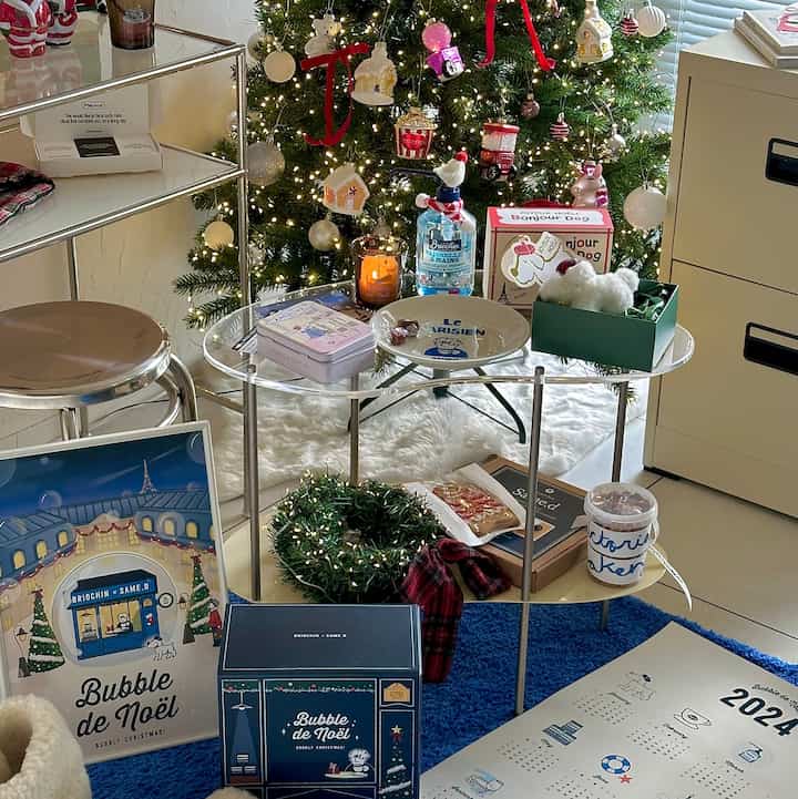 same.d × kolaborasi briochin🇫🇷
EDISI LIBUR 'Bubble de Noël'🎄

#세임디 #버블드노엘 #homecafe #hometime #Interior Natal #Pesta Natal #Aneka Barang Natal #크리스마스데코 #크리스마스파티 #cozyhome #cozyroom #homecafe #Hidup dikelilingi oleh favorit Anda