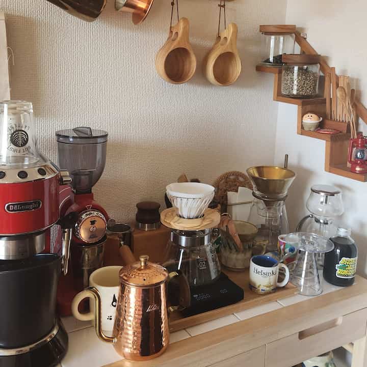 Ruang kopi dipenuhi dengan barang-barang yang terlihat seperti peralatan laboratorium dan saya merasa bersemangat setiap kali melihatnya☕️

Meski teksturnya berbeda, tapi luar biasa ☺️

#kopi
#kopi