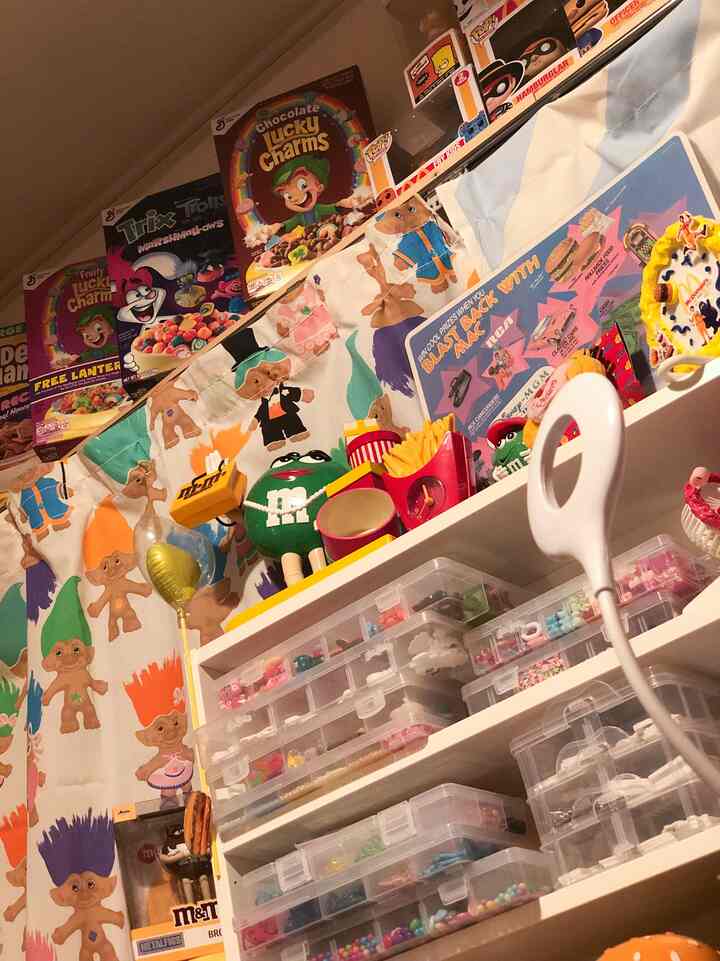 12/24

私の趣味のスペースです。
主にここで物作りをしています。

どこにいても好きなものを見ながら作業してたいなぁ。

#IKEA #アメトイ #アメリカ雑貨 #カラフルインテリア