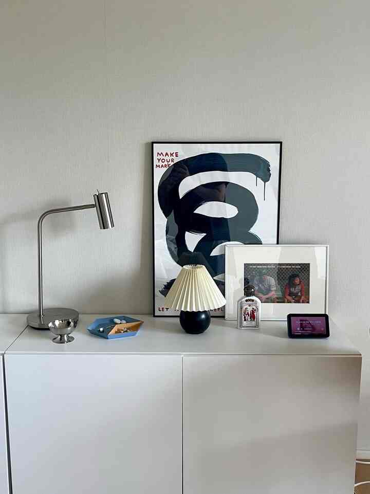 2人で3時間くらいで組み立てたikeaのベストー。安いし収納になるしめちゃおすすめ♡写真とか絵はのみのいちとかで良いの見つけたら買うようにしてます✨

#二人暮らし#ふたりぐらし#ベストー#ikea#ベストー#BESTA#絵