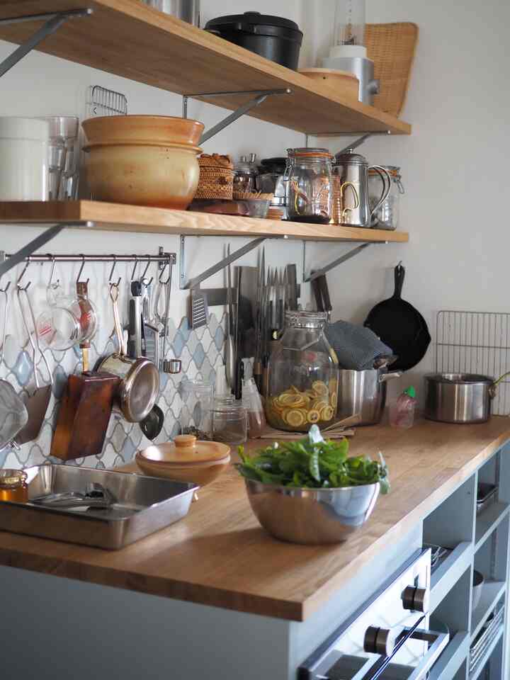 Open storage with emphasis on ease of use.
#kitchen
#kitcheninterior
#kitchen tools