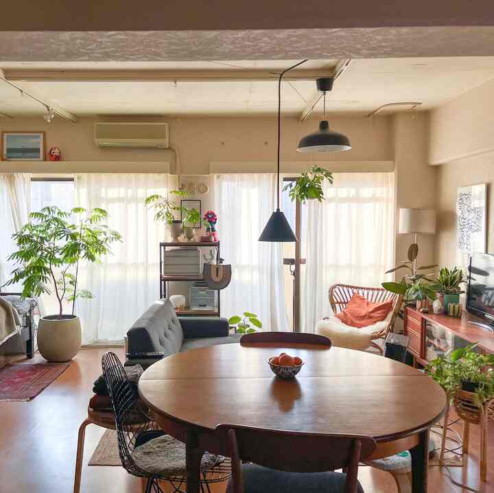 20240101

こんにちは、この度お声掛けいただき、Season5のアンバサダーをつとめさせていただく事となりました。

約40㎡のワンルームで一人暮らしをしています。
部屋のこと、暮らしのことについて投稿していくつもりです。

5月までの間、よろしくお願いします！

#リビング #ダイニング #ワンルーム #990haus